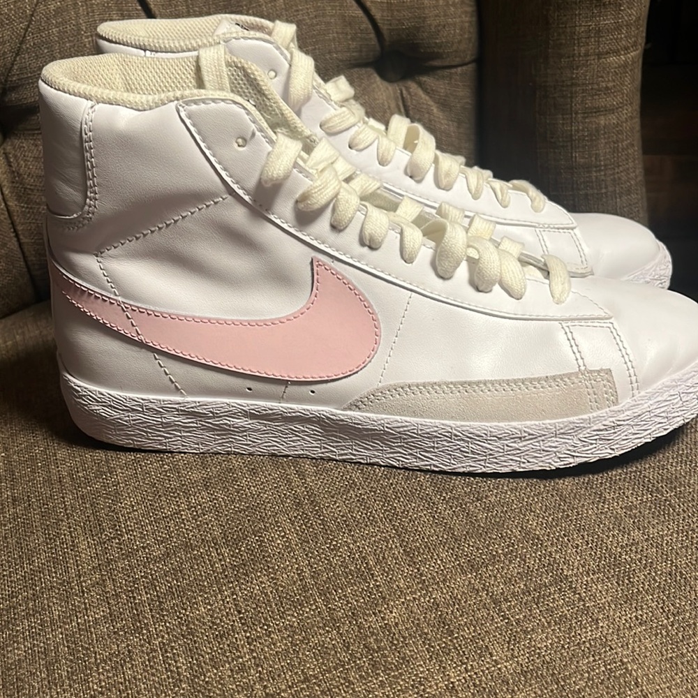 Nike Kids High-Top Sneakers White and Pink
